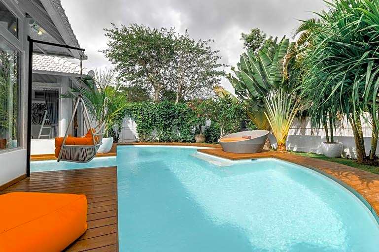 Mundaka Villa by Hombali