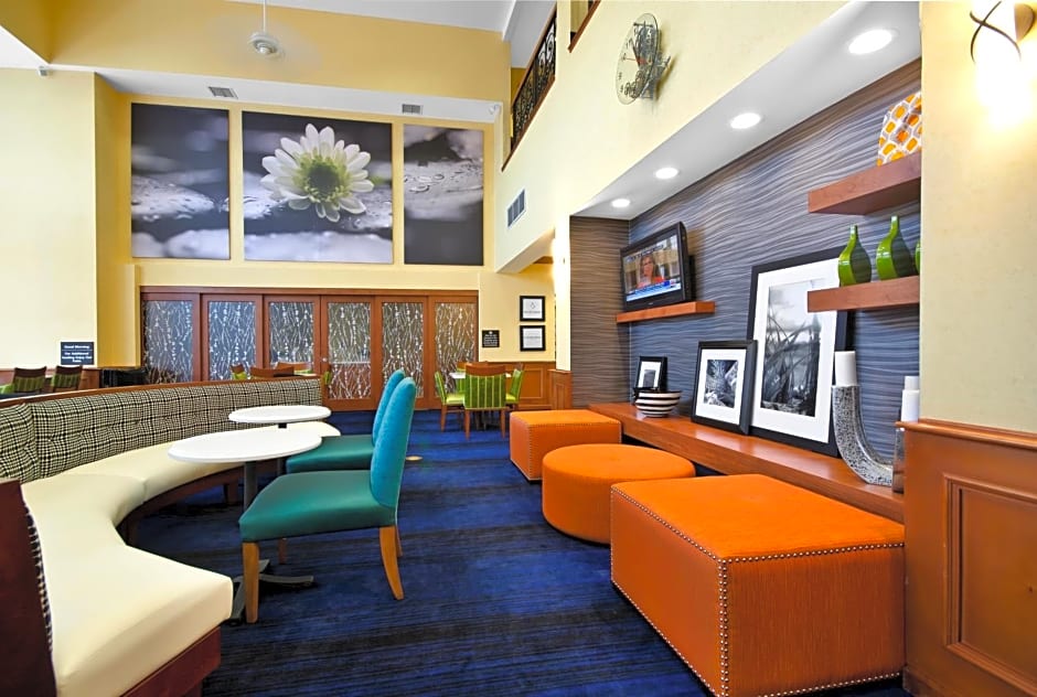 Hampton Inn & Suites Jacksonville Deerwood Park