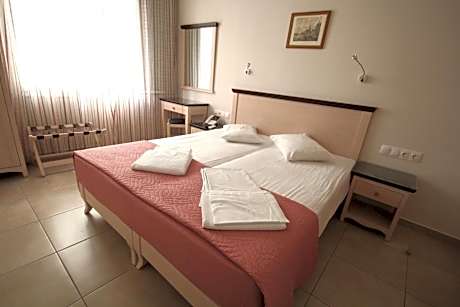 Ground Floor Economy Twin Room