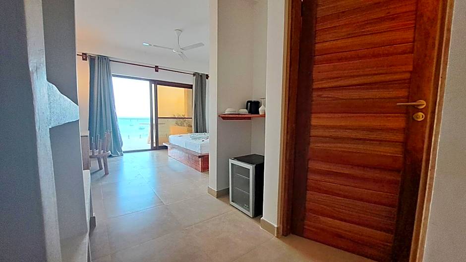 Aluna Beach Apartments