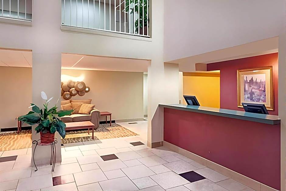Rodeway Inn & Suites Chandler - Phoenix South I-10