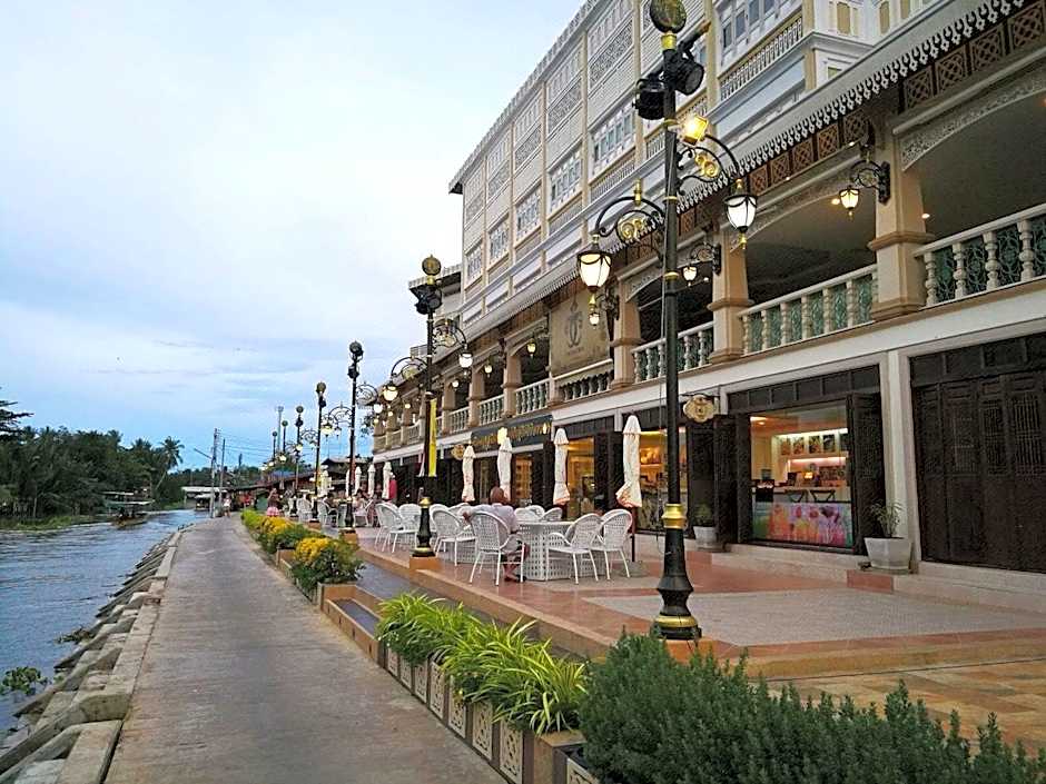 Chuchaiburi Sri Amphawa
