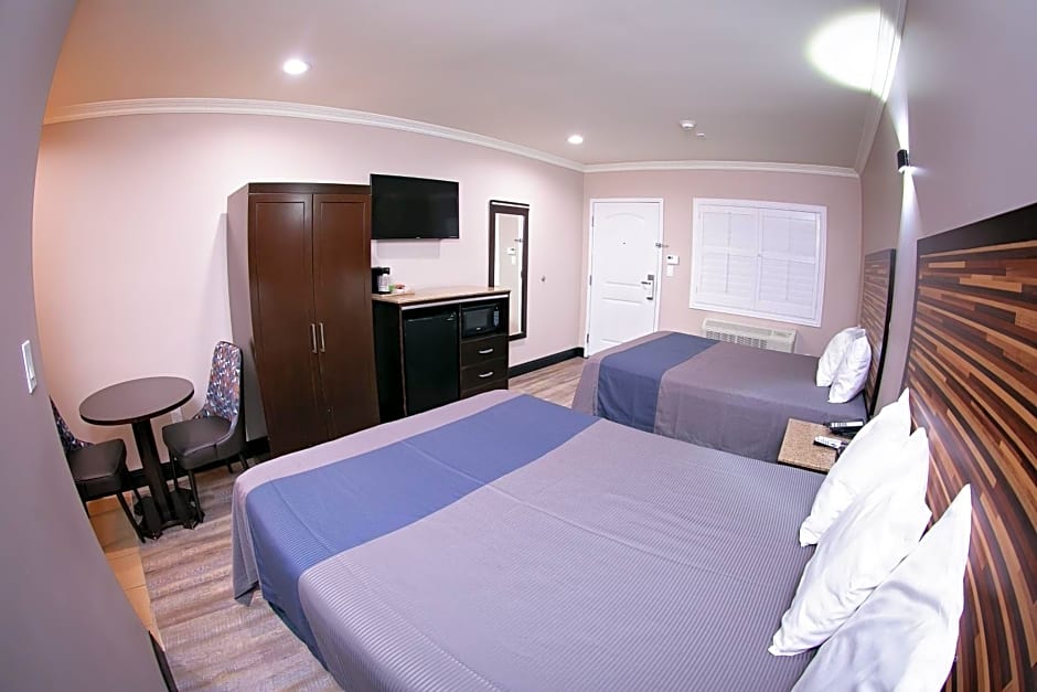 Diamond Bell Inn & Suites