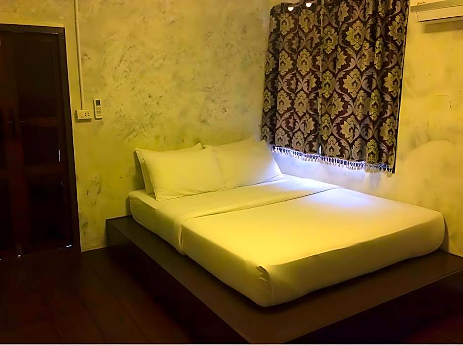 Baanchompoo Homestay