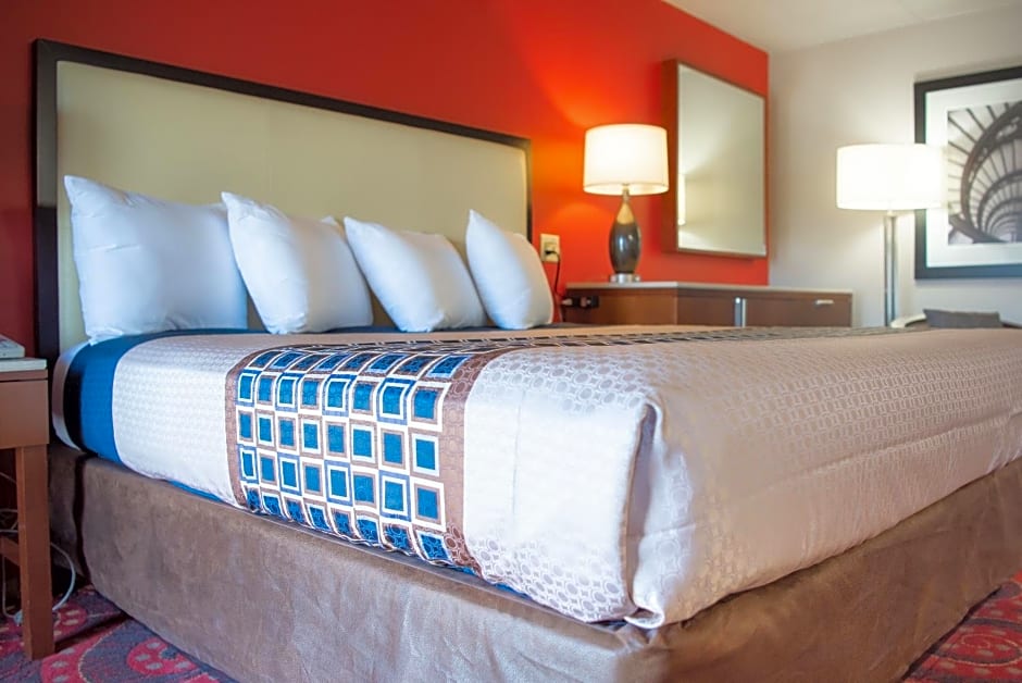 Spencer Inn & Suites