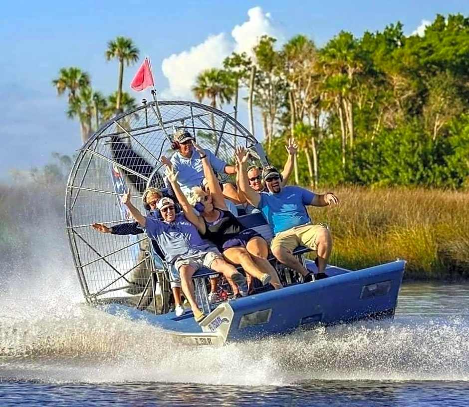 Riverfront Treetop Bungalow