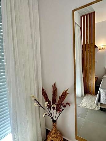 One-Bedroom Apartment with Sea View and Balcony