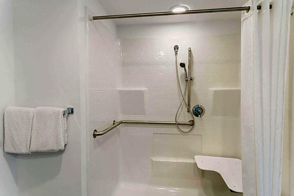 Super 8 by Wyndham Riviera Beach West Palm Beach