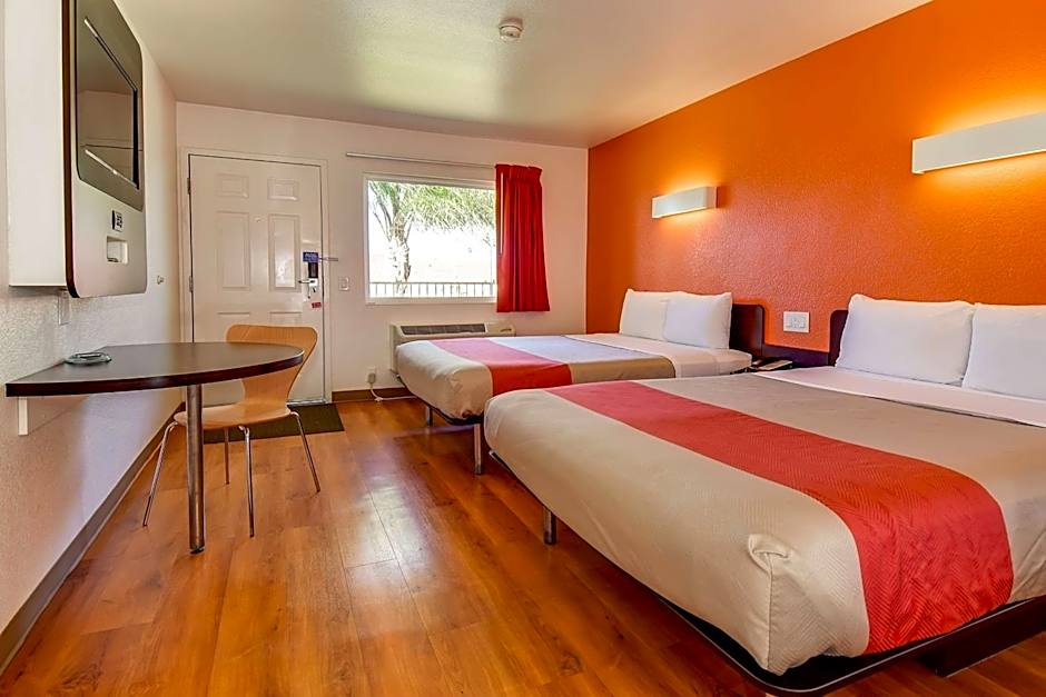 Motel 6-Riverside, CA - South