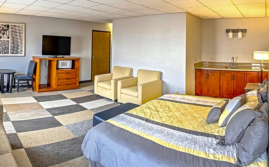 Coratel Suites Iowa Fairfield
