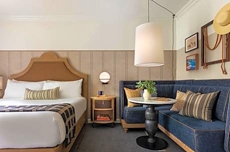 Estate King Suite with Roll-In Shower