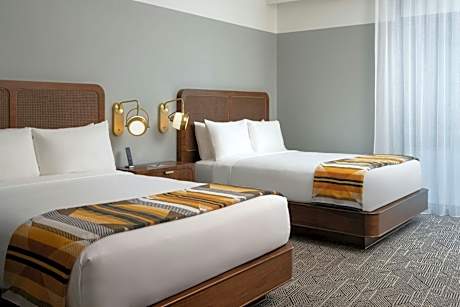 Tower Classic Queen Room with Two Queen Beds