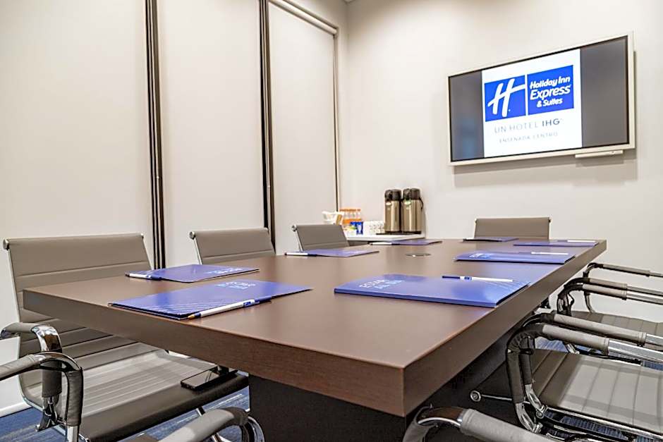 Holiday Inn Express And Suites Ensenada Centro By IHG