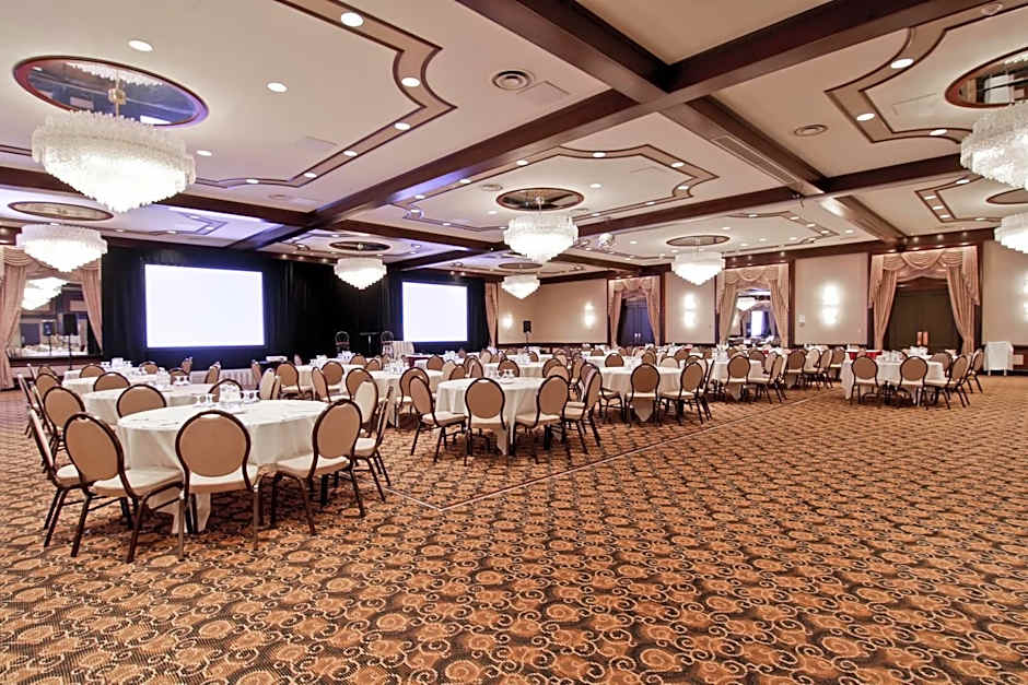 Chateau Lacombe Hotel