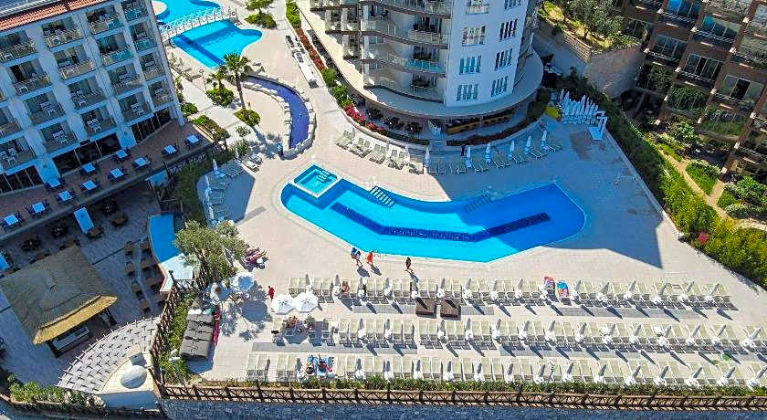 Ramada Hotel & Suites by Wyndham Kusadasi