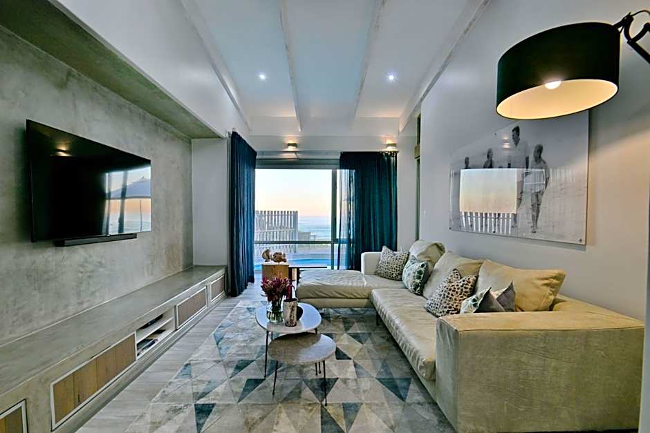 At Last Glentana Beach Manor