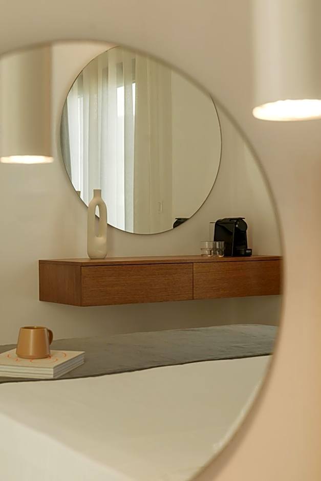 Nami Hotel & Suites