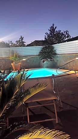 B&B Zurro " con piscina e relax vicino al mare"