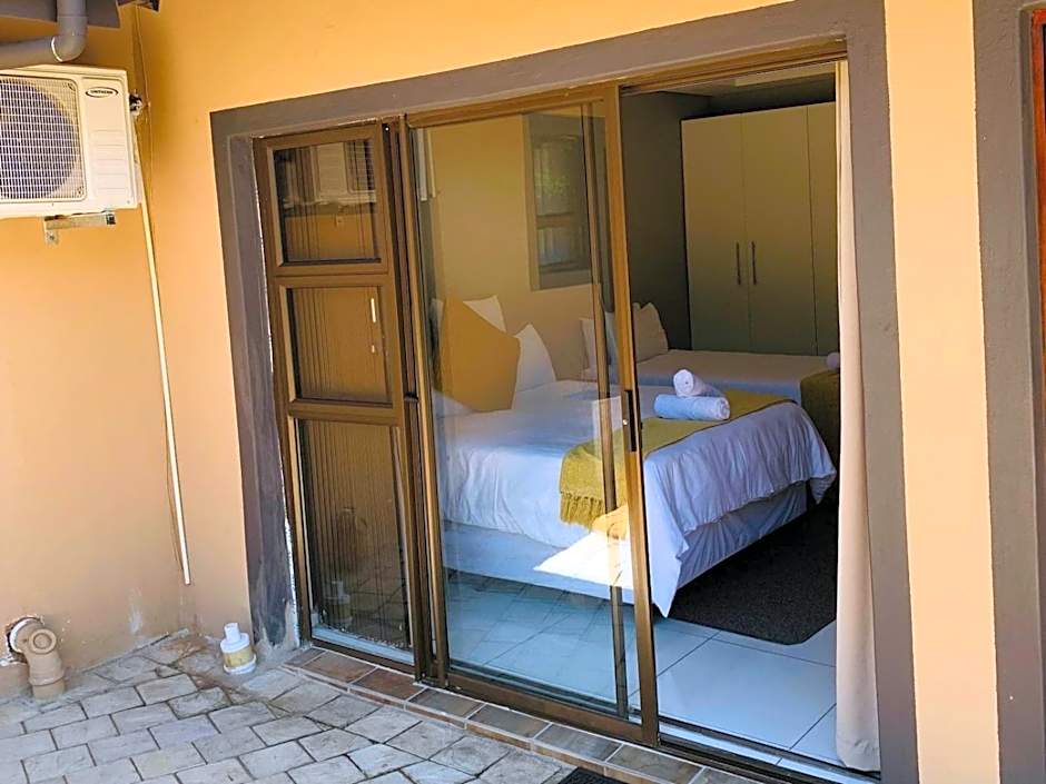 Zdjęcie 1 z 6 — Deluxe 1 Queen Bed