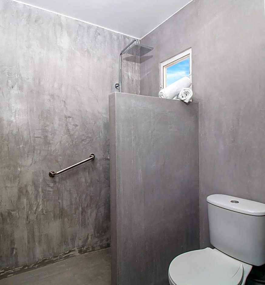 Tinas Plus Hotel