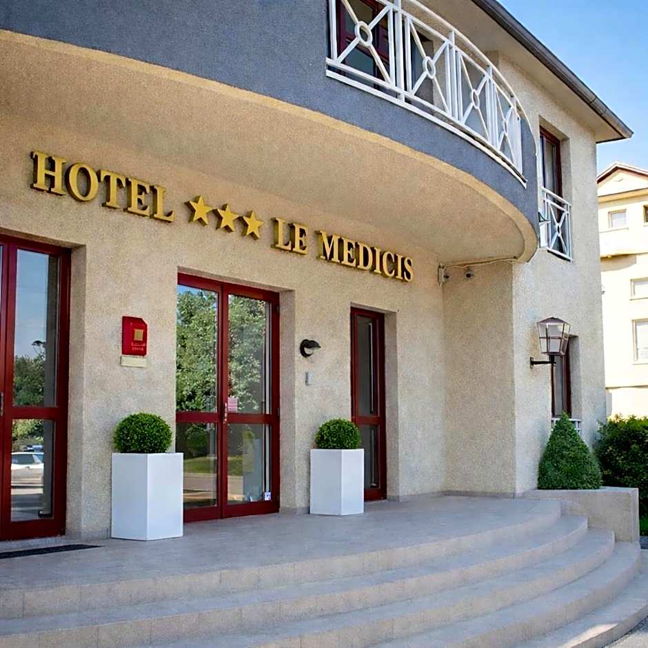 Photo 1 of 44 of Hotel Médicis