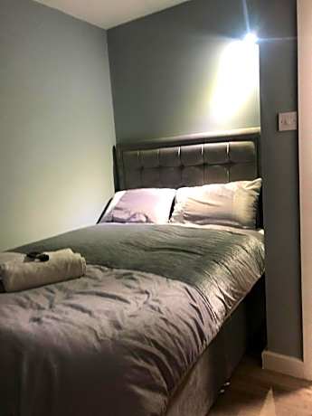 Single Room with Private Bathroom