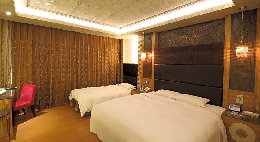 R7 Hotel