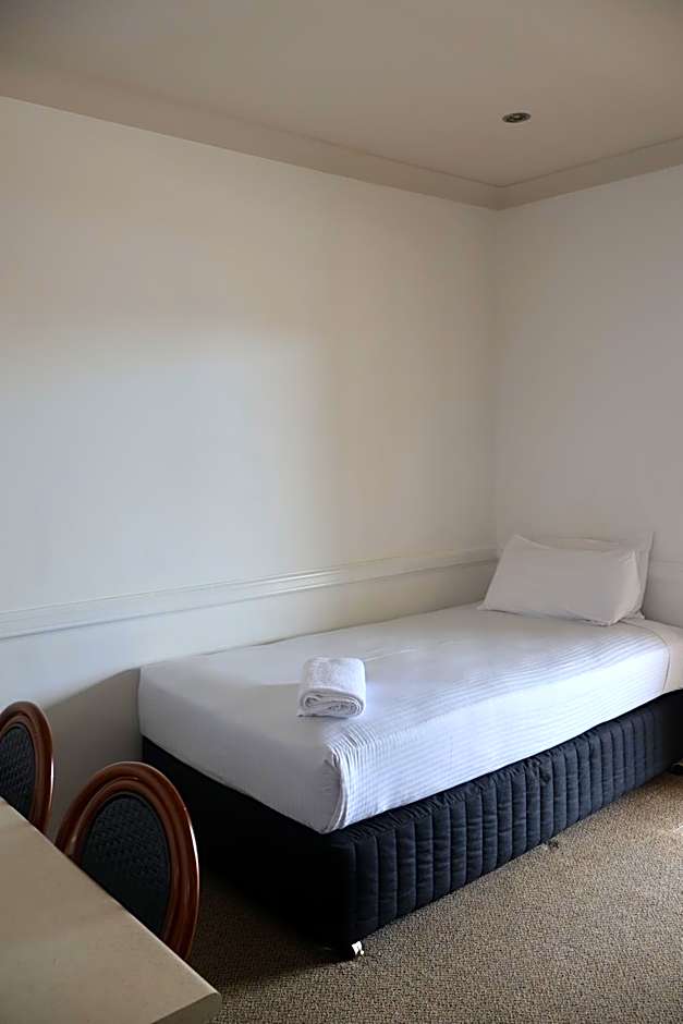 Park Avenue Hotel Motel