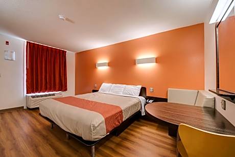 King Room - Non-Smoking