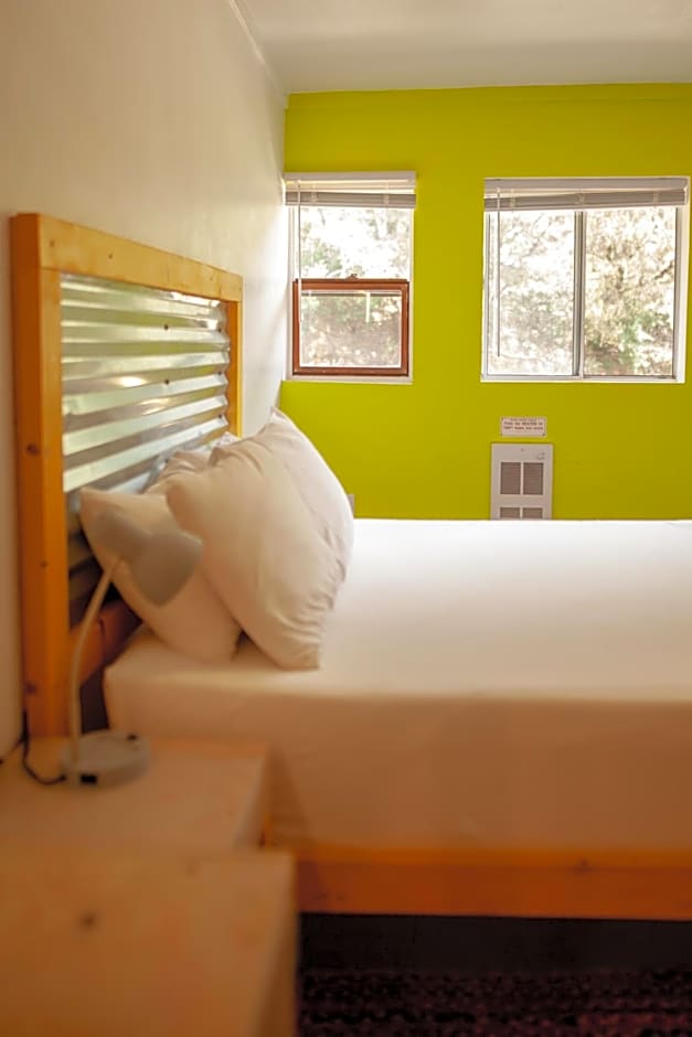 Photo 1 of 6 of 1 Extra Bed