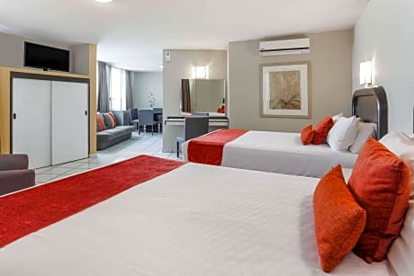 2 Double Beds Suite Non-Smoking