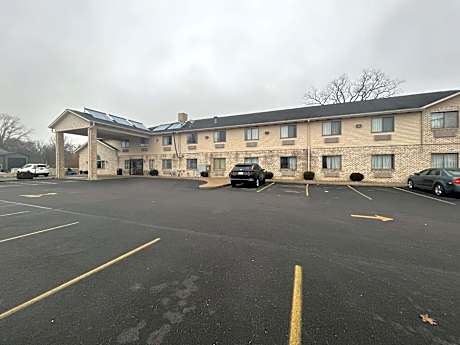 Motel 6 Portland, IN