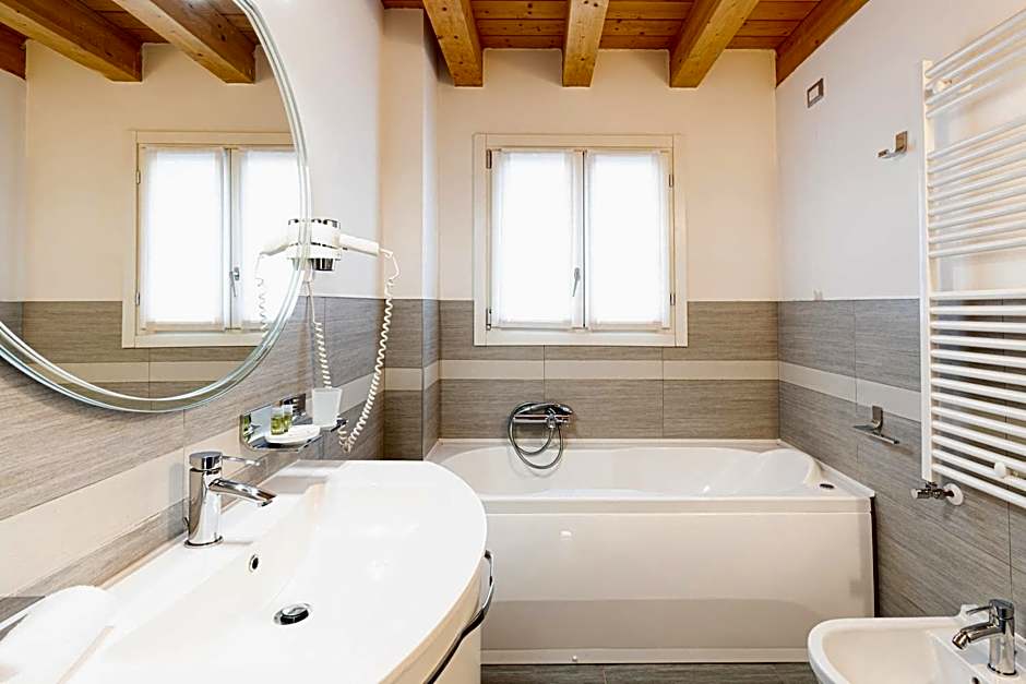 Ca' Degli Antichi Giardini Apartments