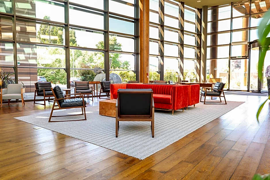 The Orchard Hotel & Restaurant