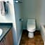1BD+Den condo, with free parking in Downtown!