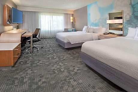 Queen Room with Two Queen Beds - Balcony Access