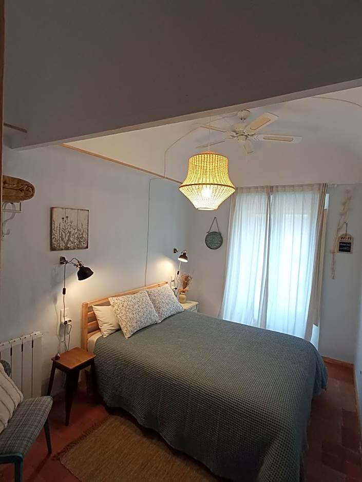 Les Magranes Bed & Breakfast