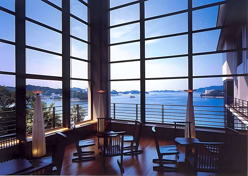 Toba Seaside Hotel