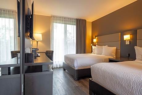 2 Double Beds, Water Front, Non-Smoking