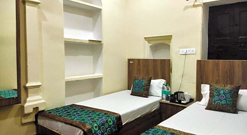 Dwivedi Hotels - Palace On Steps