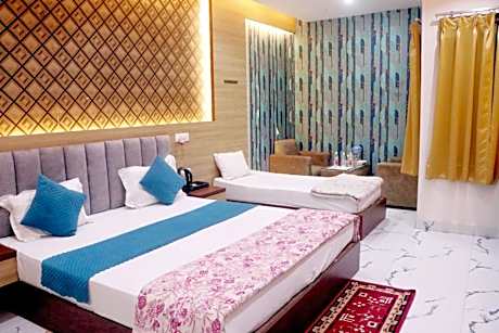 RBS Hotel & Restaurant 2 mint from Ram Janam Bhumi