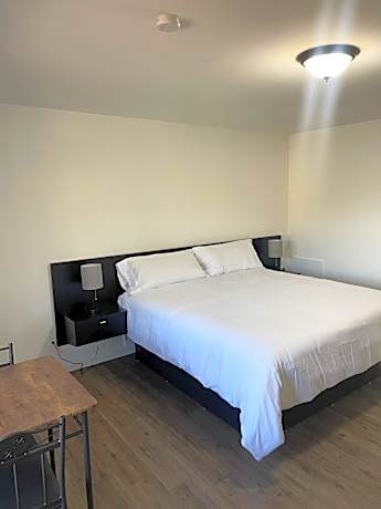 Deluxe King Studio
