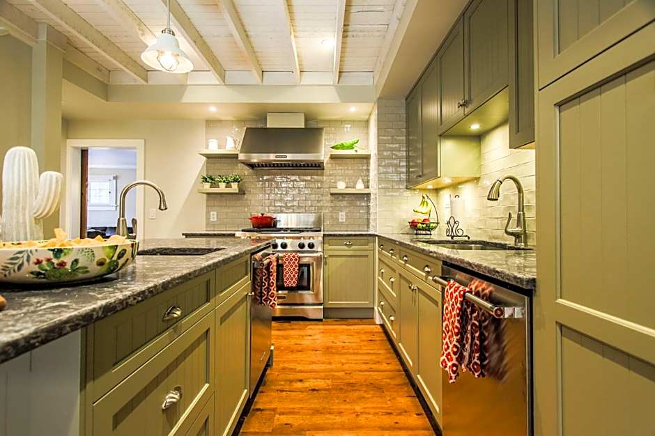 CHATHAM HOUSE Kelowna Bed & Breakfast