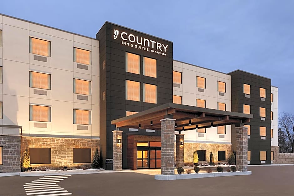 Country Inn & Suites by Radisson, Belleville, ON