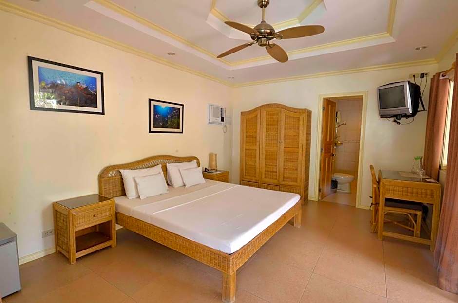 Photo 1 of 10 of Deluxe 1 King Bed