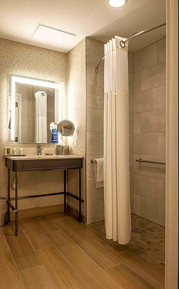 Hilton Austin Airport