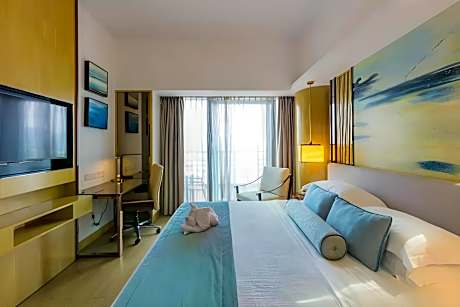 2 Bedroom Deluxe Suite