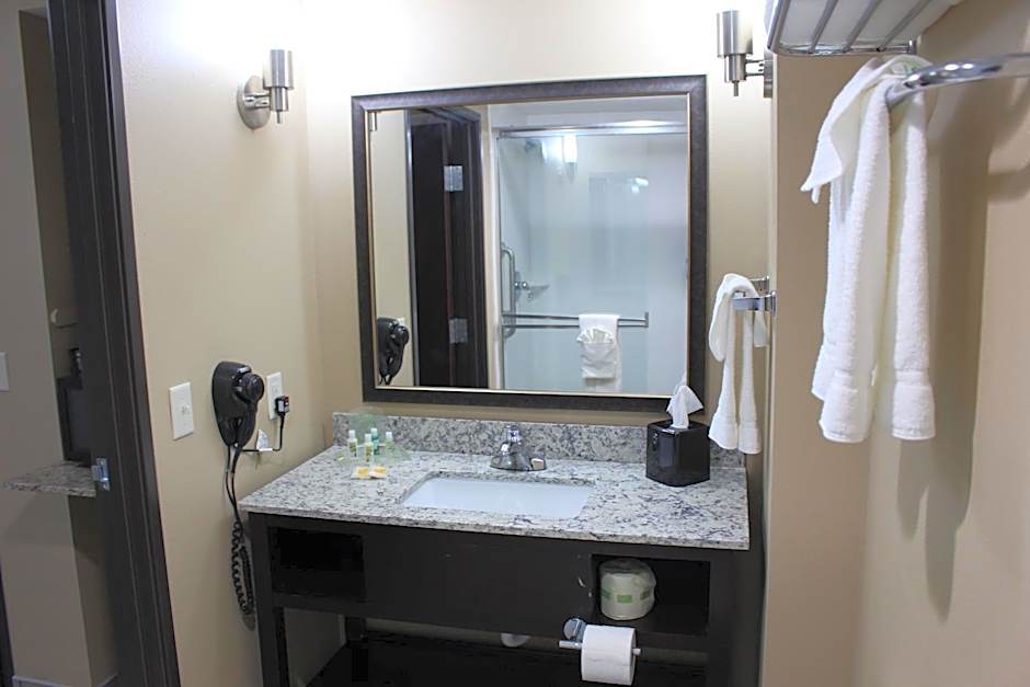 Holiday Inn Salina By IHG