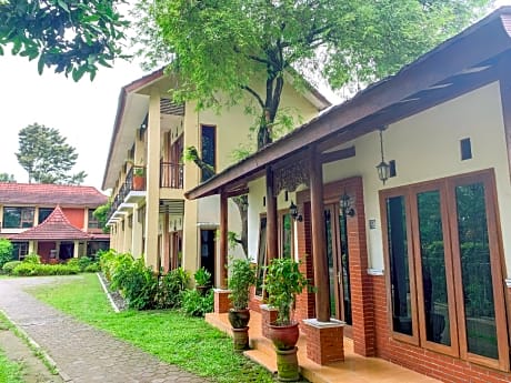 Urbanview Sasono Putro Condongcatur by RedDoorz