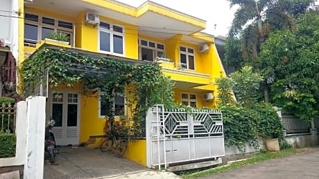 Cendana Mulia Hostel Bogor (perlu bukti nikah)